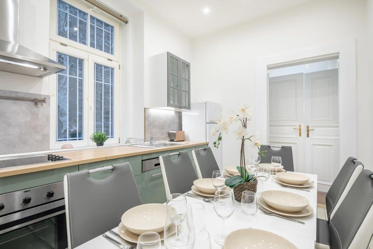 Full Comfort, 4 Bedrooms In The Heart Of The Appartement
