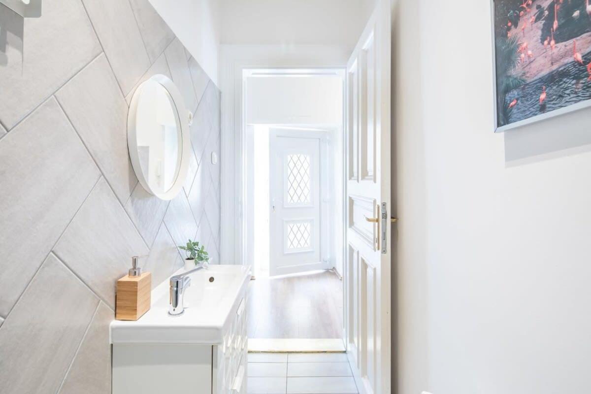Full Comfort, 4 Bedrooms In The Heart Of The * Budapeszt