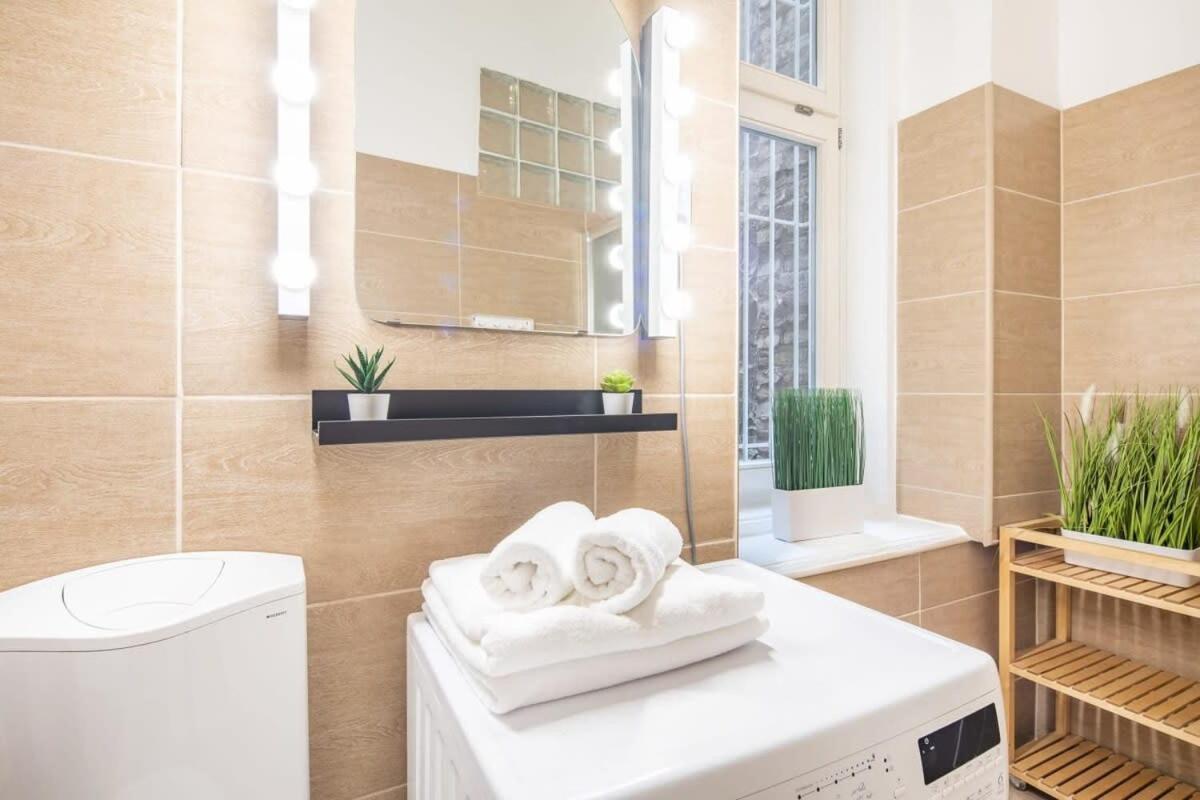 Full Comfort, 4 Bedrooms In The Heart Of The Budapeszt